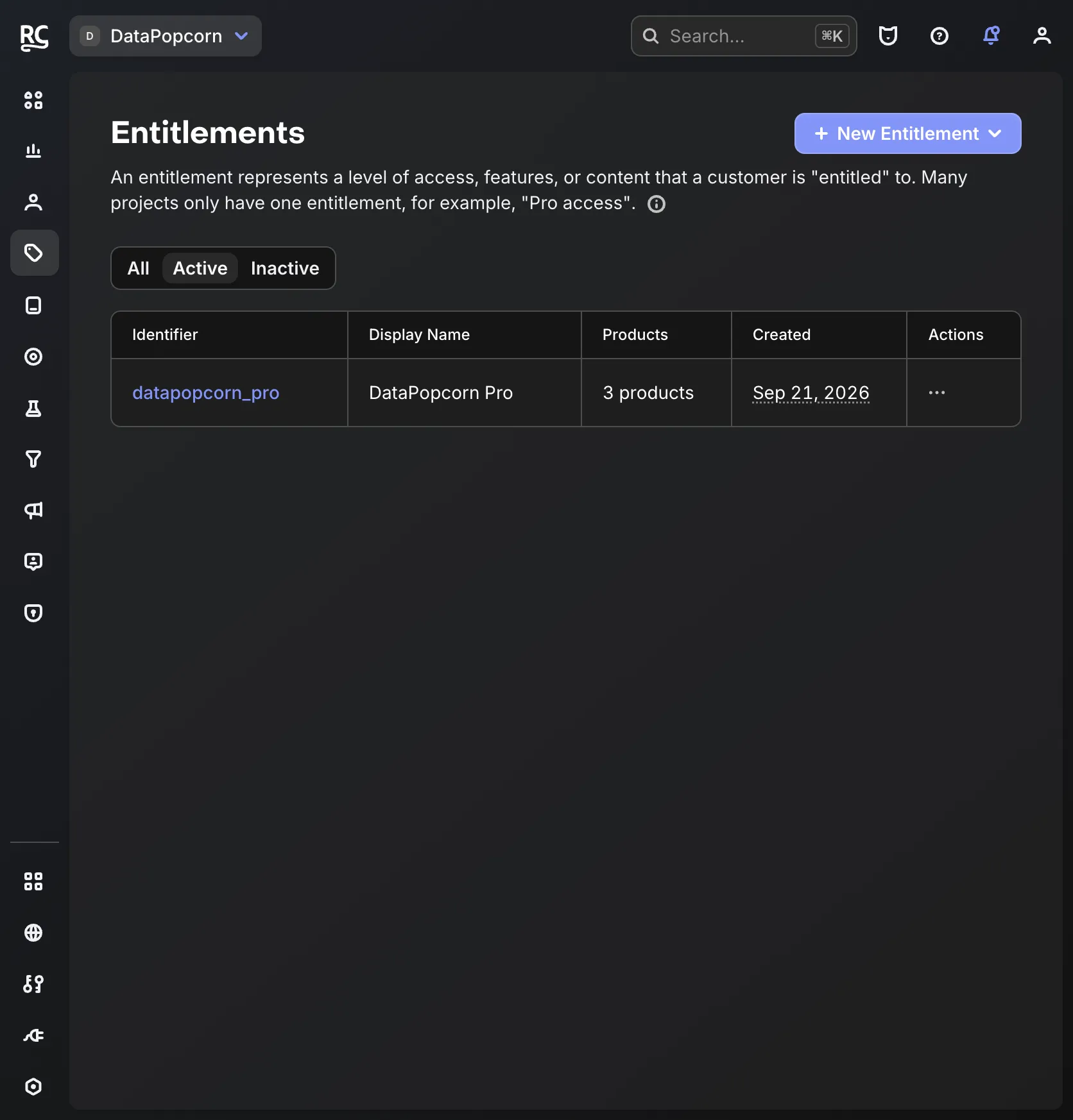 RevenueCat Entitlements 화면에 datapopcorn_pro 권한 하나와 연결된 상품 3개가 표시된 모습