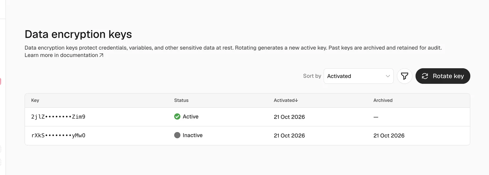 3.0.0의 Data encryption keys 화면. 활성 키와 비활성 키 목록, Rotate key 버튼