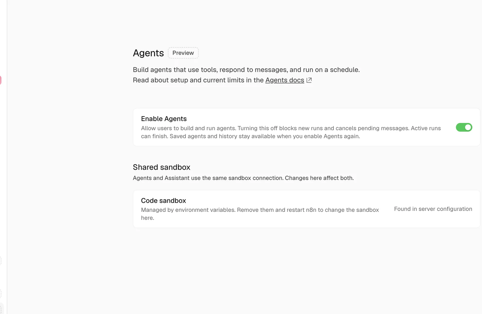 Agents 설정 화면. Enable Agents 켜짐, Assistant와 공유하는 코드 샌드박스