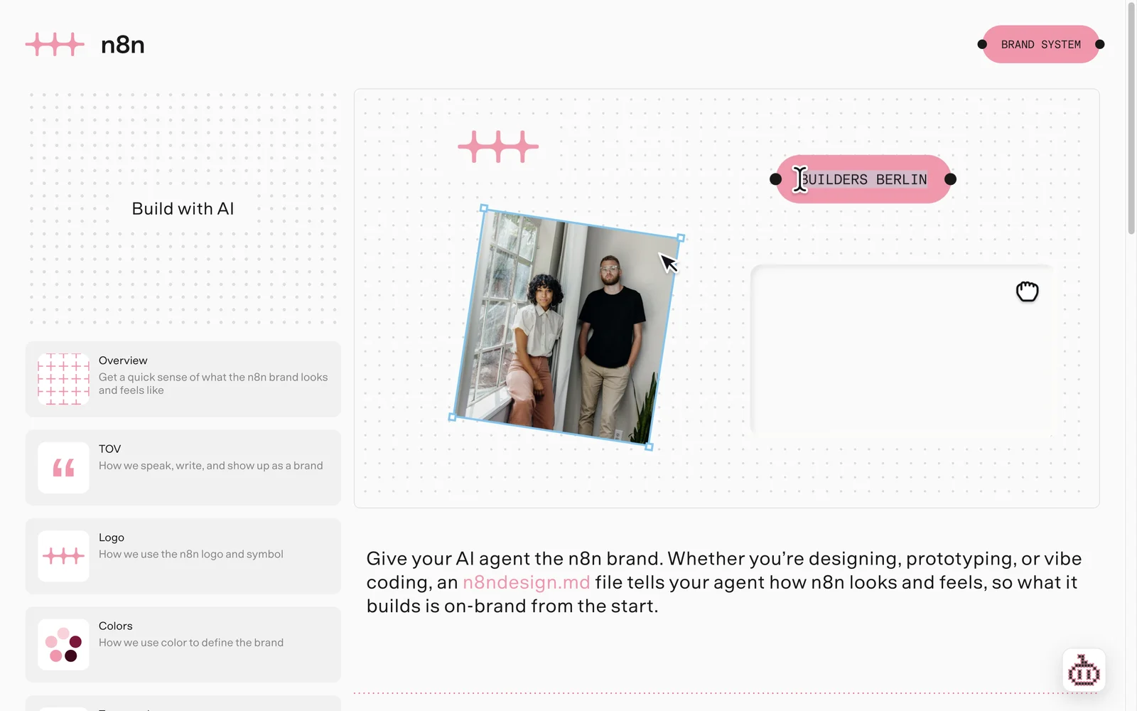n8n 가이드 사이트 Build with AI 페이지. n8ndesign.md 소개